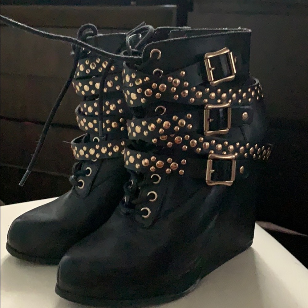 BCBG wedge booties